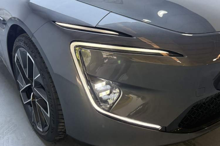 Used Avatr 12 2025 Ultra Extended-Range Edition Left Front Headlight