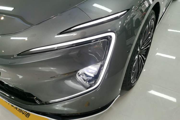 Used Avatr 12 2025 Ultra All-Electric Four-Wheel Drive Left Front Headlight