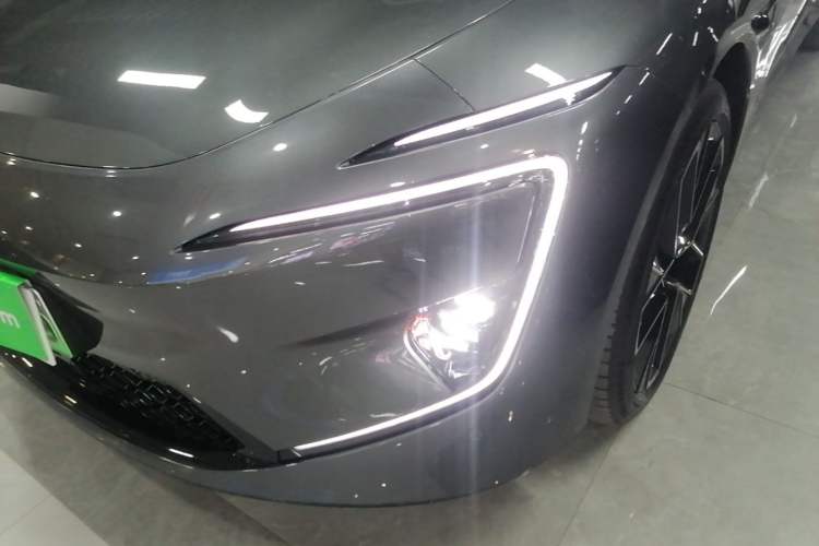 Used Avatr 12 2025 Year Updated Ultra Extended-Range Version Left Front Headlight