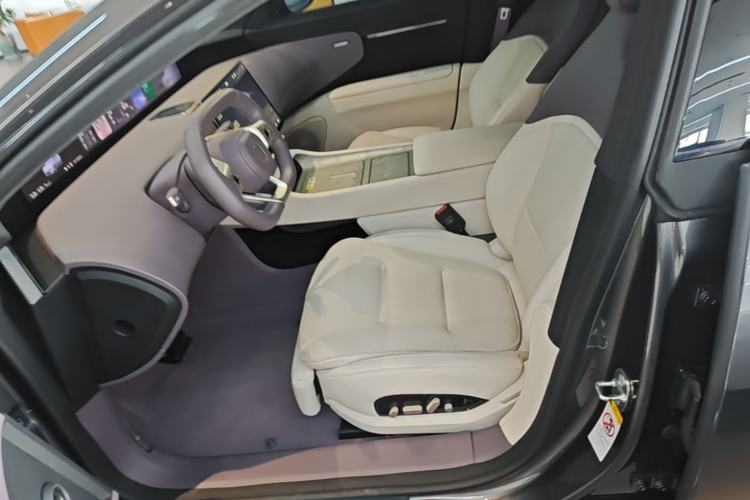 Used Avatr 12 2025 Ultra Extended-Range Edition Left Front Seat