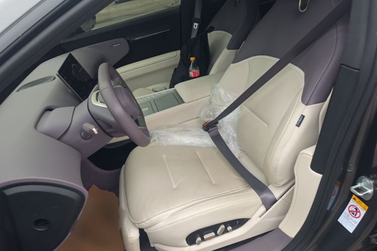 Used Avatr 12 2025 Ultra Extended-Range Edition Left Front Seat