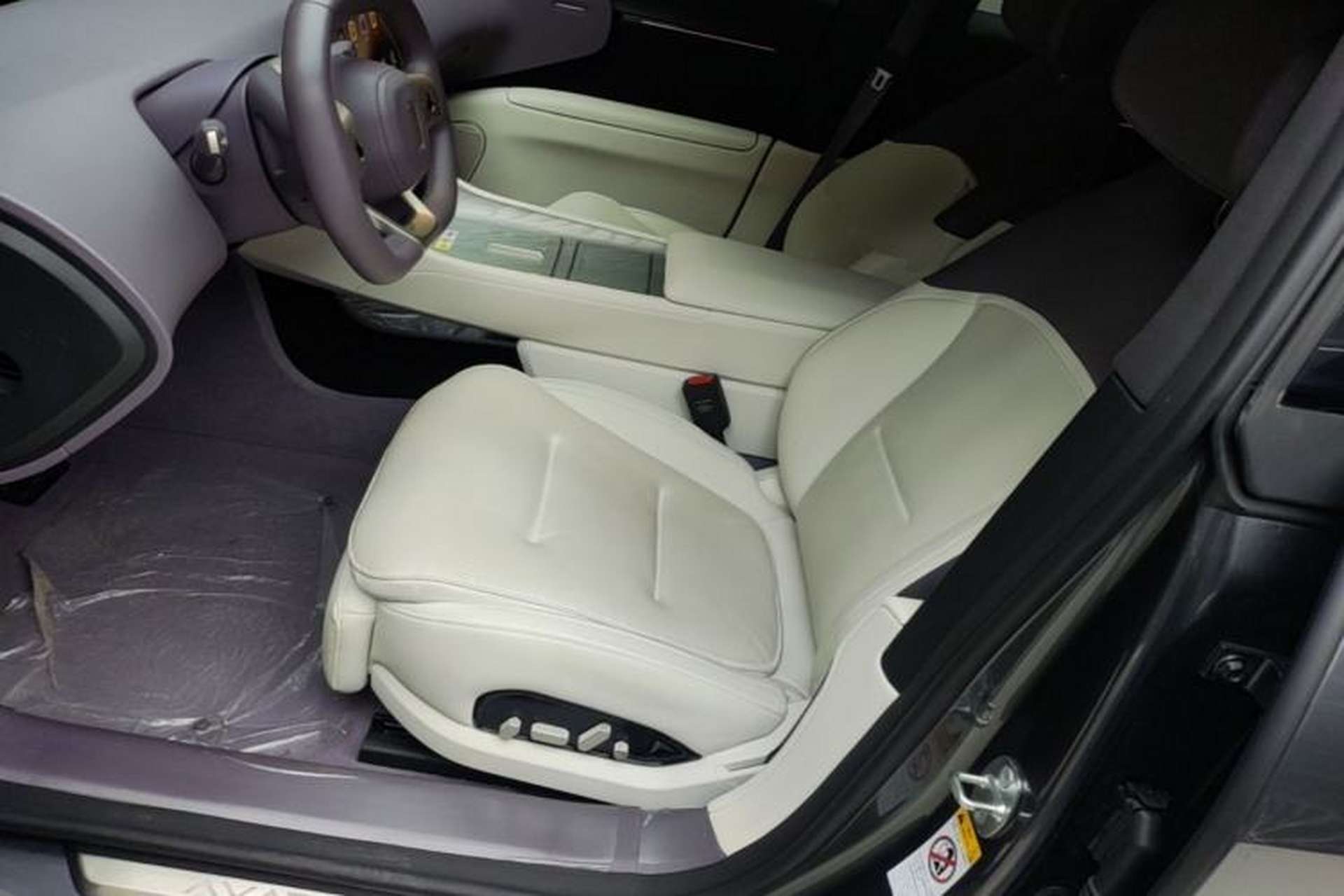 Used Avatr 12 2025 Ultra Extended-Range Edition Left Front Seat