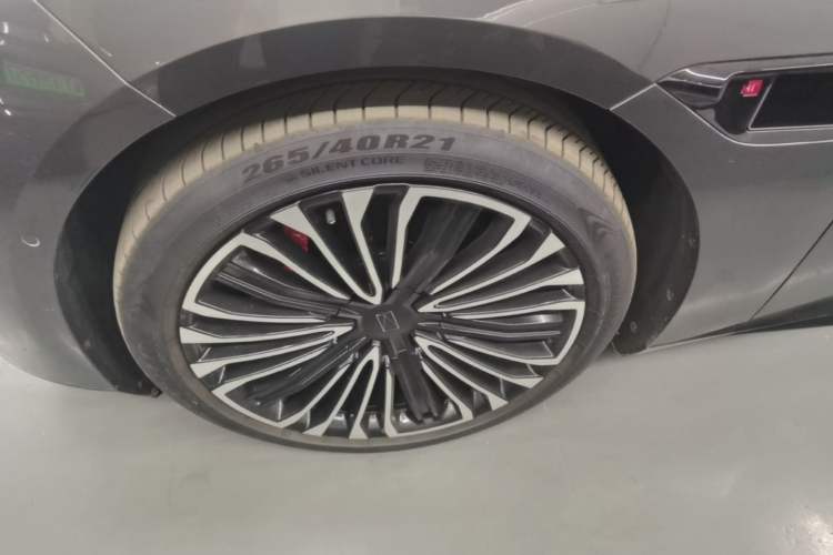 Used Avatr 12 2025 Ultra Extended-Range Edition Left Front Wheel Hub
