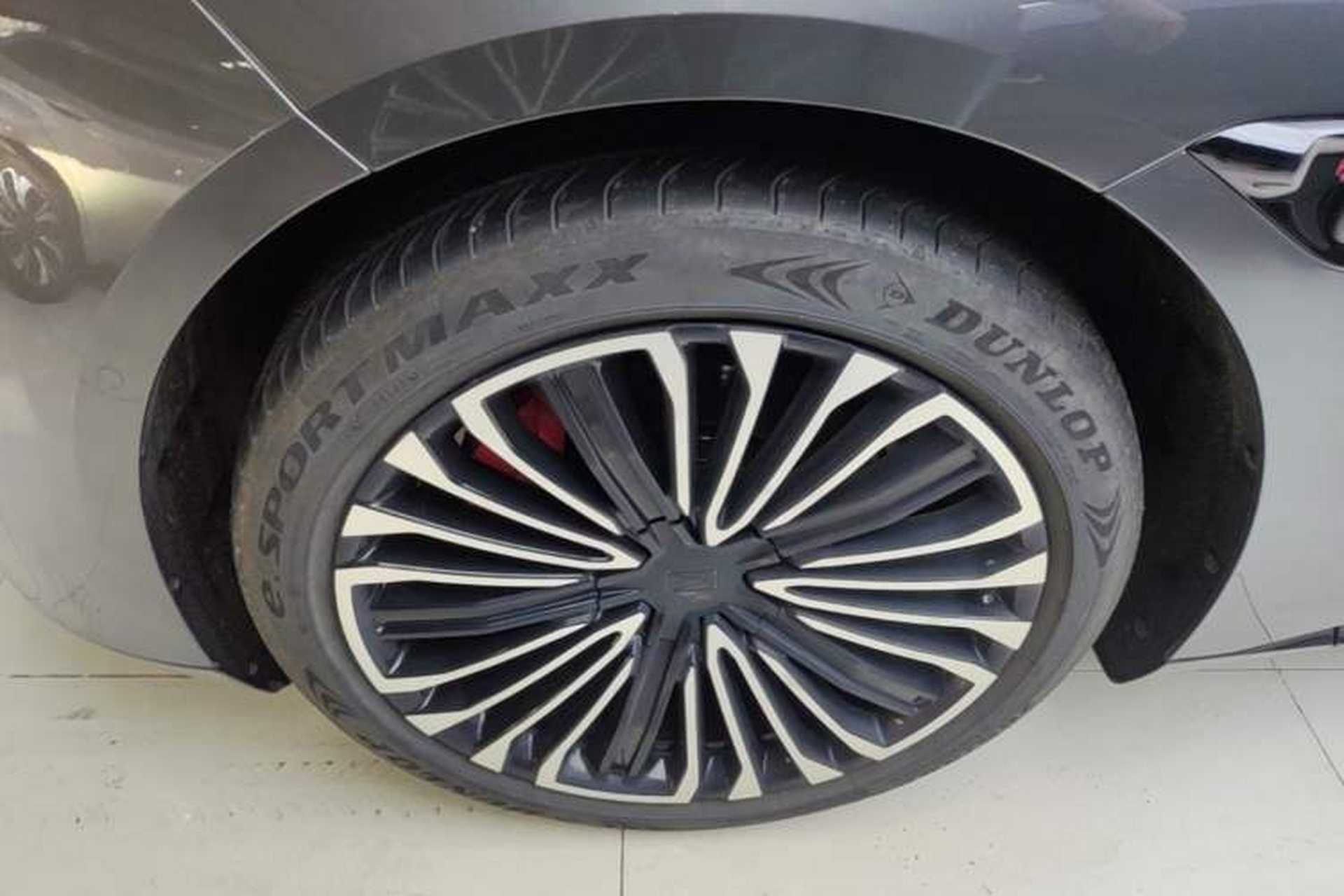 Used Avatr 12 2025 Ultra Extended-Range Edition Left Front Wheel Hub