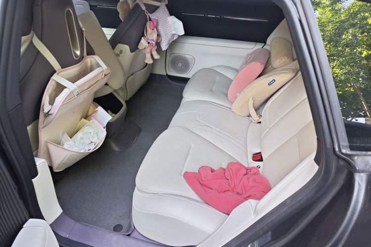 Used Avatr 12 2025 Max Extended-Range Edition Left Rear Seat