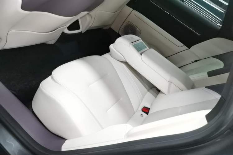 Used Avatr 12 2025 Ultra Extended-Range Edition Left Rear Seat