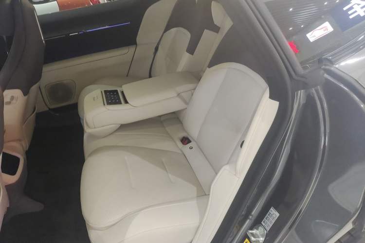 Used Avatr 12 2025 Ultra Extended-Range Edition Left Rear Seat