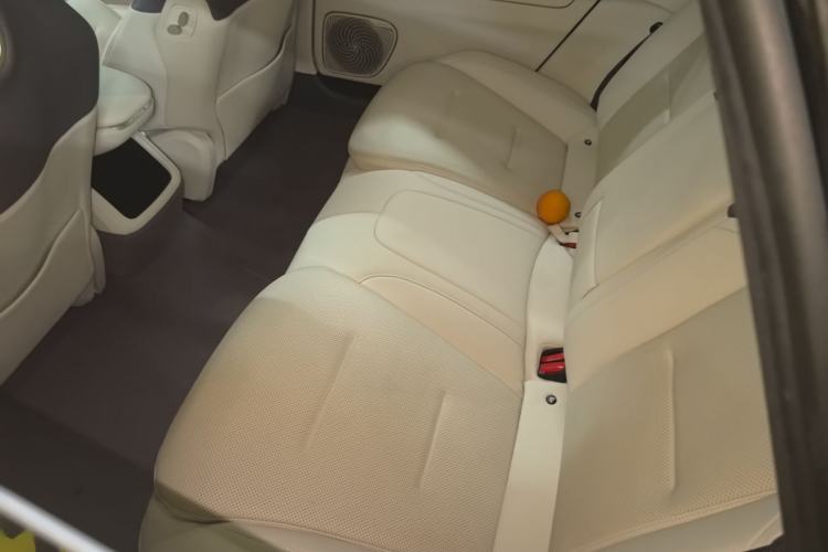 Used Avatr 12 2025 Ultra Extended-Range Edition Left Rear Seat