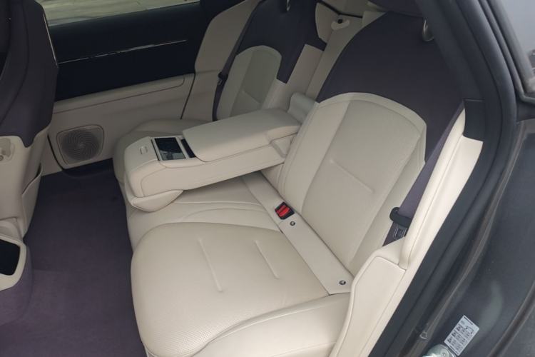 Used Avatr 12 2025 Ultra Extended-Range Edition Left Rear Seat
