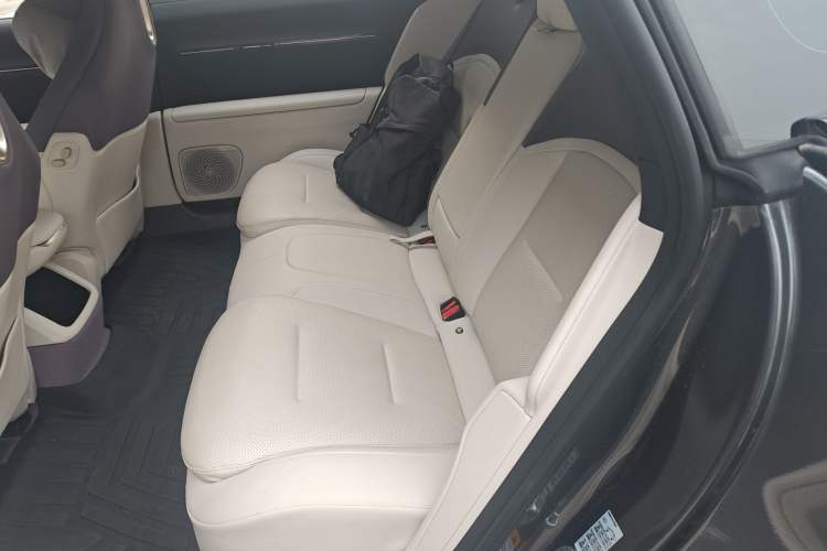 Used Avatr 12 2025 Ultra Extended-Range Edition Left Rear Seat