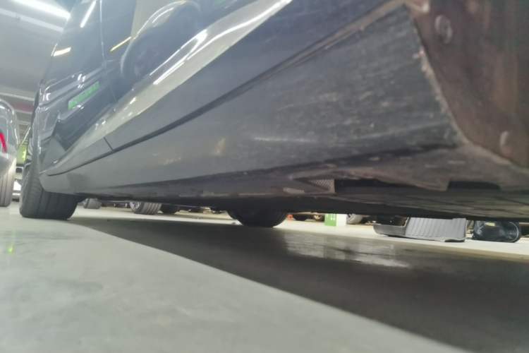 Used Avatr 12 2025 Ultra Extended-Range Edition Left Side Sill