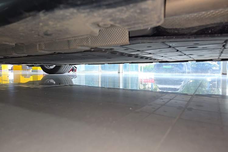 Used Avatr 12 2025 Ultra Extended-Range Edition Left Side Sill