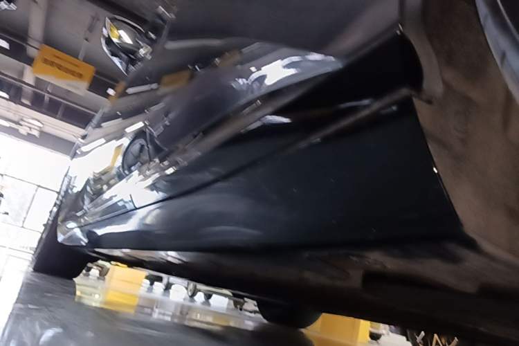Used Avatr 12 2025 Ultra Extended-Range Edition Left Side Sill
