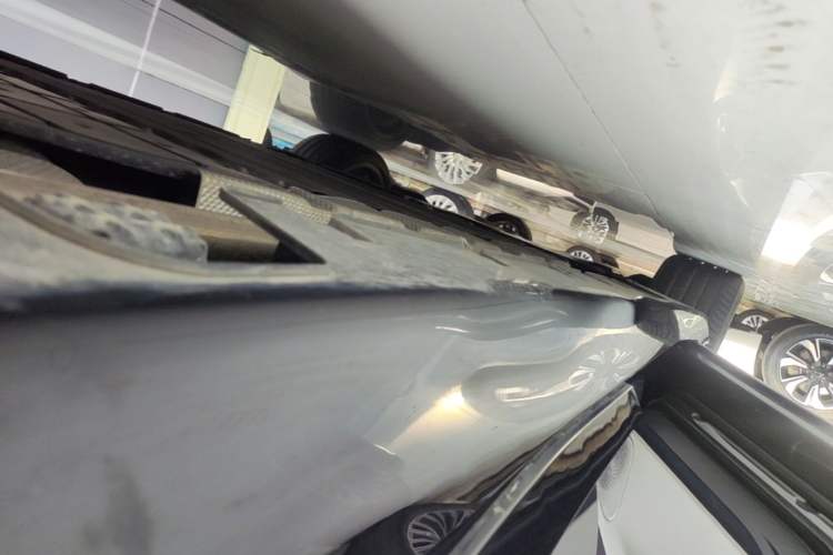 Used Avatr 12 2025 Ultra Extended-Range Edition Left Side Sill