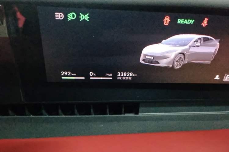 Used Avatr 12 2025 Max All-Electric Four-Wheel Drive Odometer Close Up