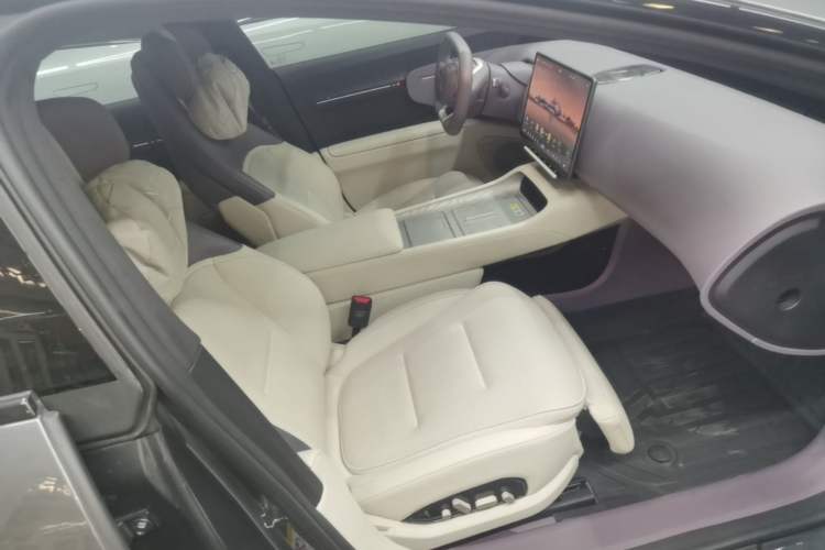 Used Avatr 12 2025 Ultra Extended-Range Edition Right Front Seat
