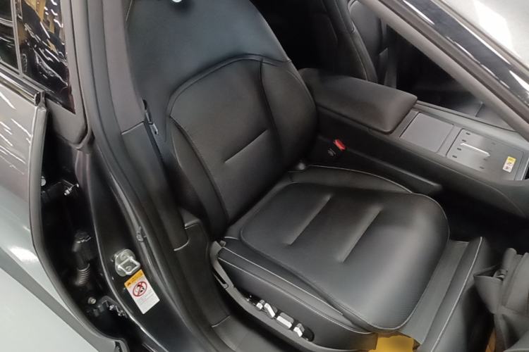 Used Avatr 12 2025 Ultra Extended-Range Edition Right Front Seat