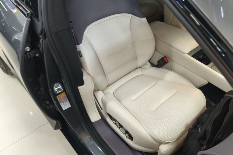 Used Avatr 12 2025 Ultra Extended-Range Edition Right Front Seat
