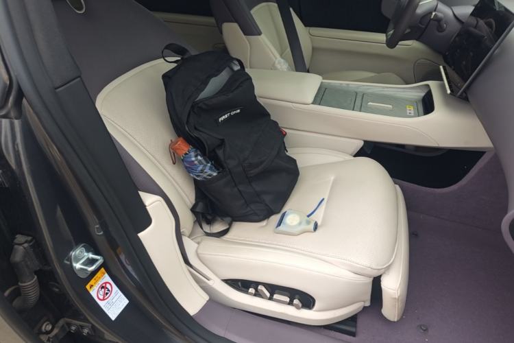 Used Avatr 12 2025 Ultra Extended-Range Edition Right Front Seat