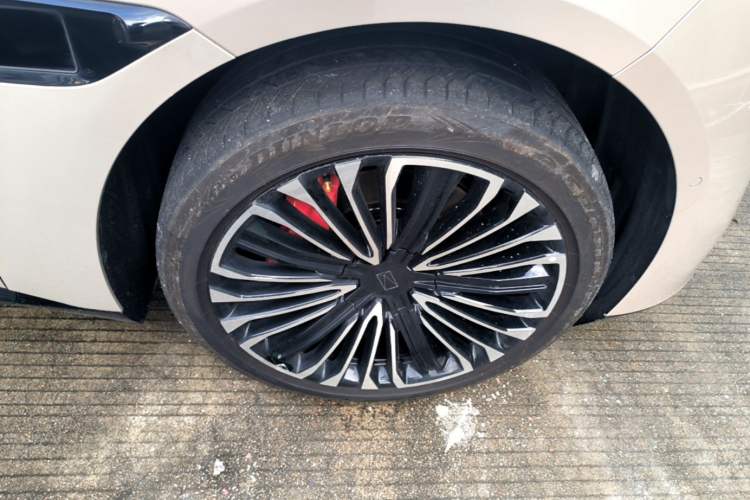Used Avatr 12 2025 Updated Ultra All-Electric Four-Wheel Drive Right Front Wheel Hub