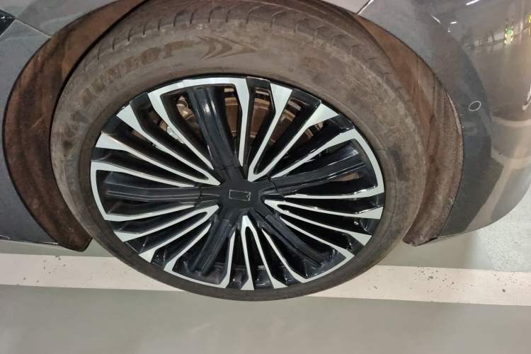 Used Avatr 12 2025 Max All-Electric Four-Wheel Drive Right Front Wheel Hub