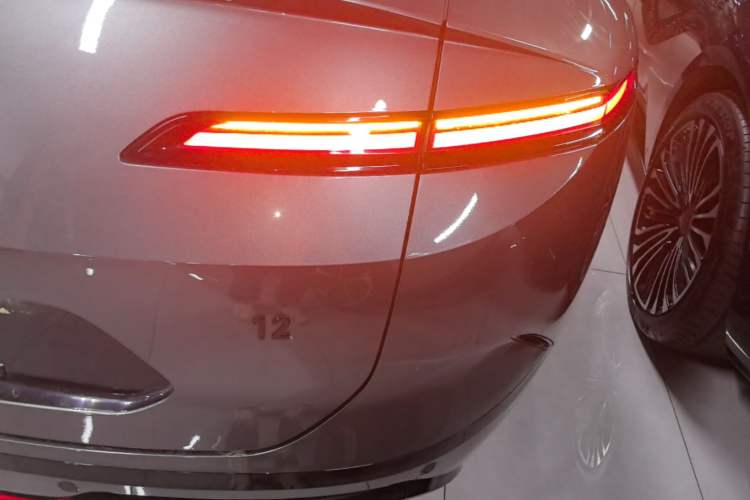 Used Avatr 12 2025 Ultra Extended-Range Edition Right Rear Taillight