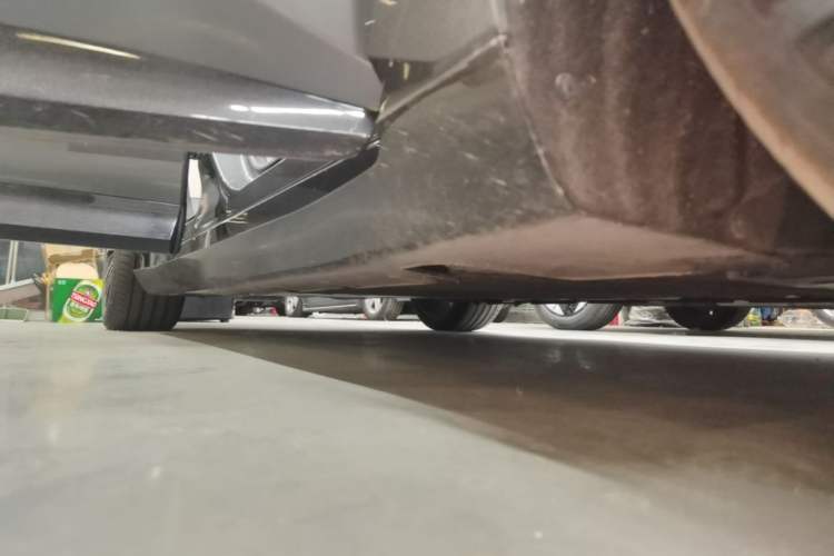 Used Avatr 12 2025 Ultra Extended-Range Edition Right Side Sill