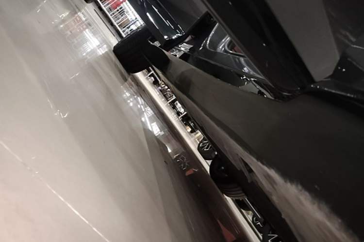 Used Avatr 12 2025 Year Updated Ultra Extended-Range Version Right Side Sill