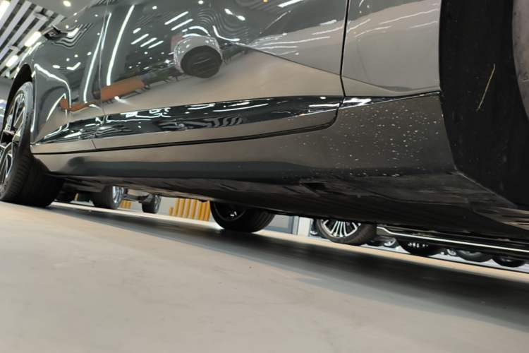 Used Avatr 12 2025 Year Updated Ultra Extended-Range Version Right Side Sill
