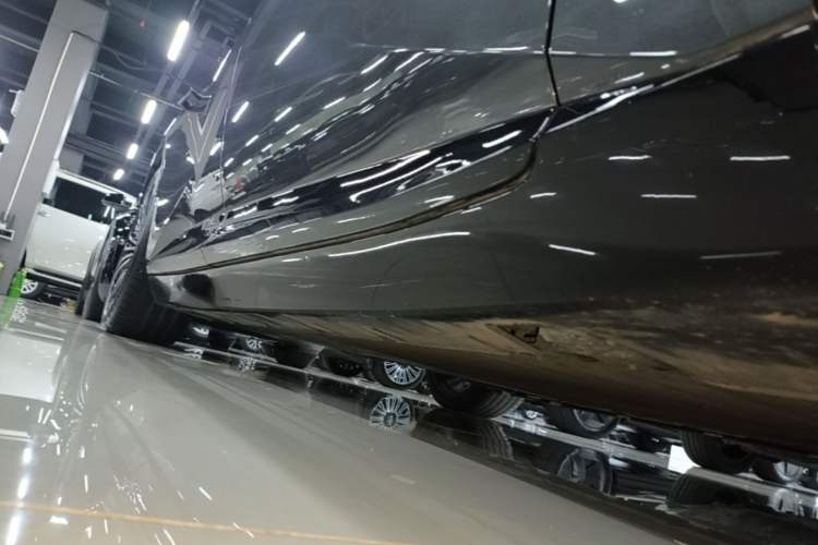 Used Avatr 12 2025 Ultra Extended-Range Edition Right Side Sill