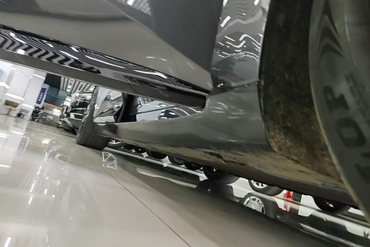 Used Avatr 12 2025 Ultra Extended-Range Edition Right Side Sill