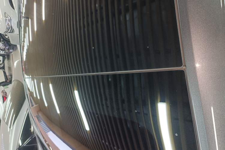 Used Avatr 12 2025 Year Updated Ultra Extended-Range Version Roof