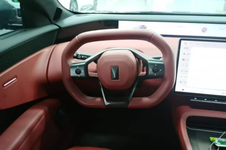 Used Avatr 12 2025 Year Updated Ultra Extended-Range Version Steering Wheel
