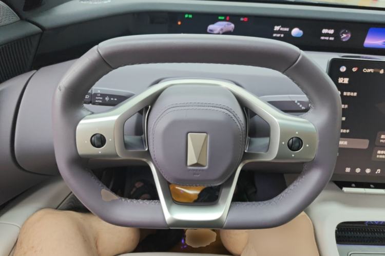 Used Avatr 12 2025 Ultra Extended-Range Edition Steering Wheel