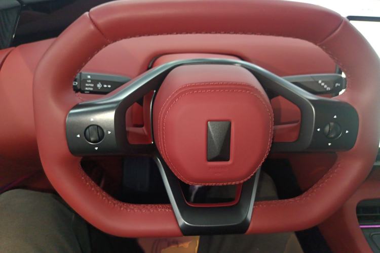 Used Avatr 12 2025 Year Updated Ultra Extended-Range Version Steering Wheel