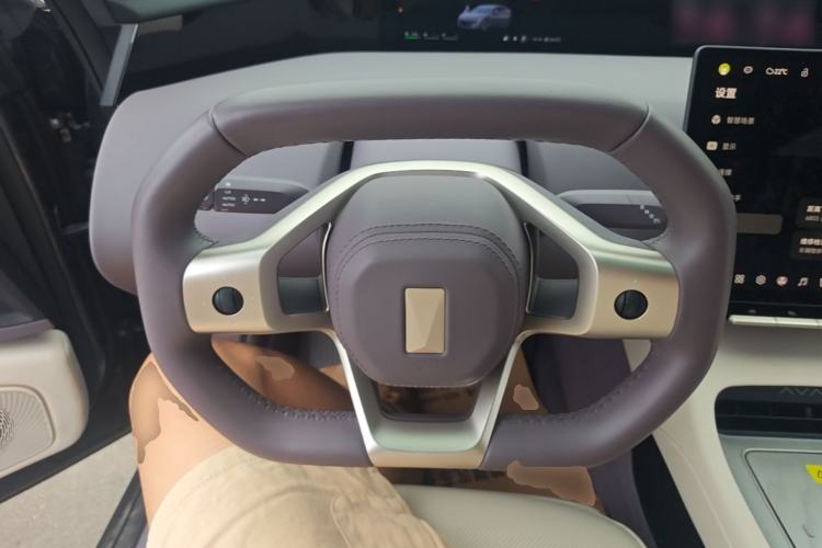 Used Avatr 12 2025 Ultra Extended-Range Edition Steering Wheel