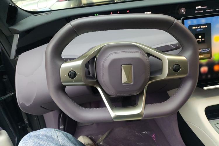 Used Avatr 12 2025 Ultra Extended-Range Edition Steering Wheel