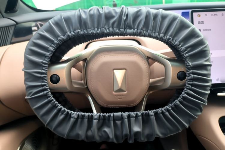 Used Avatr 12 2025 Updated Ultra All-Electric Four-Wheel Drive Steering Wheel