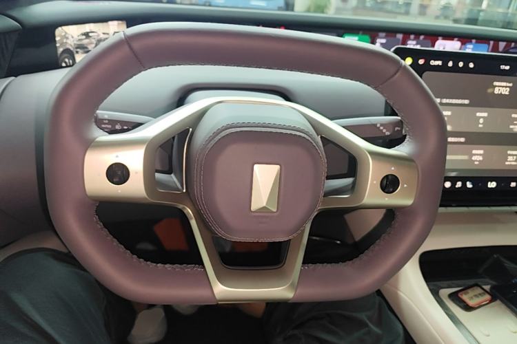 Used Avatr 12 2025 Ultra Extended-Range Edition Steering Wheel