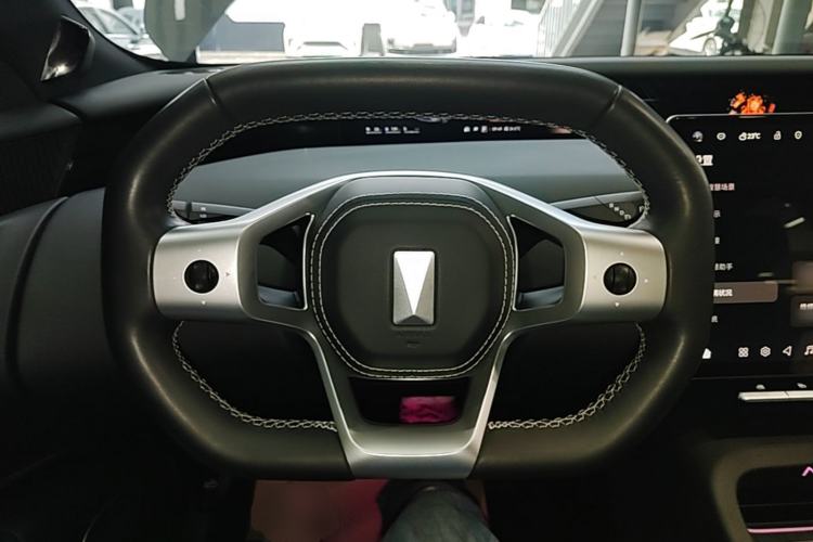Used Avatr 12 2025 Ultra Extended-Range Edition Steering Wheel