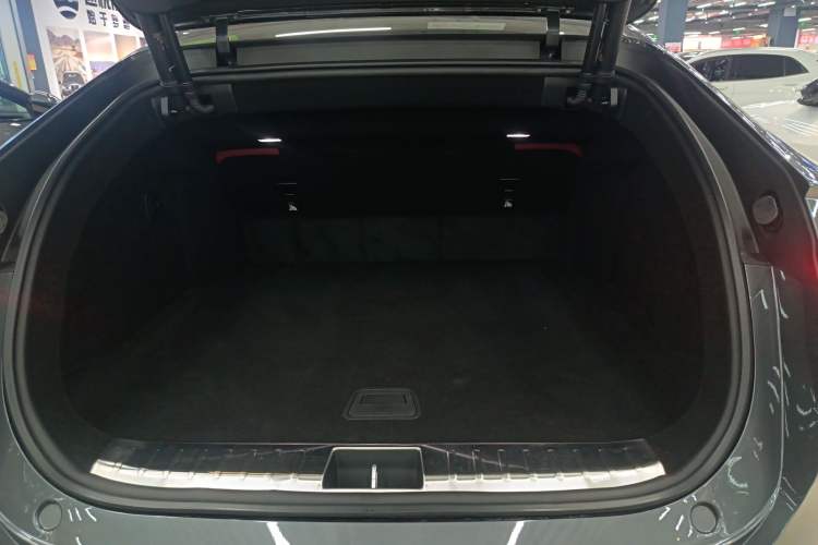 Used Avatr 12 2025 Year Updated Ultra Extended-Range Version Trunk