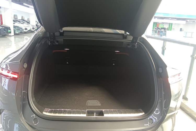 Used Avatr 12 2025 Year Updated Ultra Extended-Range Version Trunk