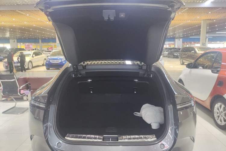 Used Avatr 12 2025 Ultra Extended-Range Edition Trunk