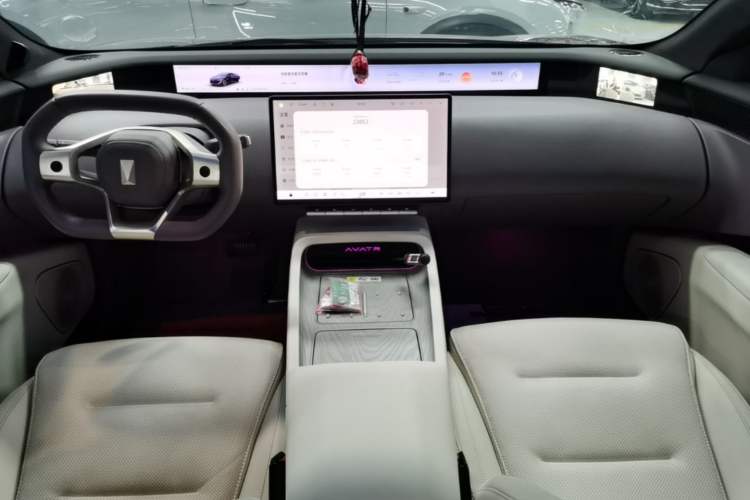 Used Avatr 12 2025 Ultra Extended-Range Edition Center Console