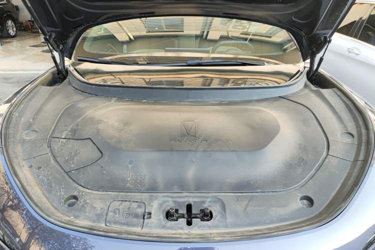 Used Avatr 12 2025 Refresh Max Extended-Range Version Engine Bay
