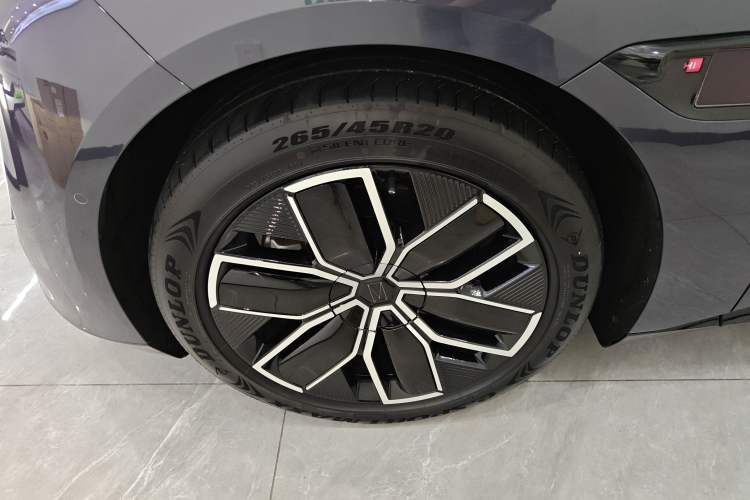 Used Avatr 12 2025 Max Extended-Range Edition Exterior 4