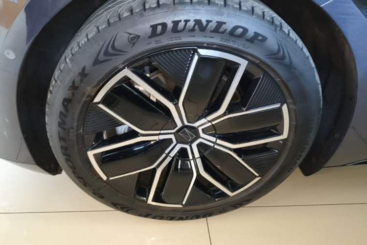 Used Avatr 12 2025 Max Extended-Range Edition Exterior 4