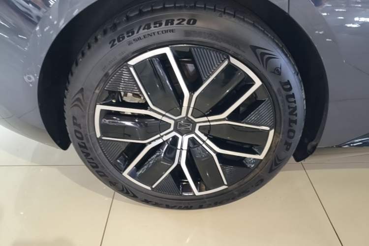 Used Avatr 12 2025 Max Extended-Range Edition Exterior 5