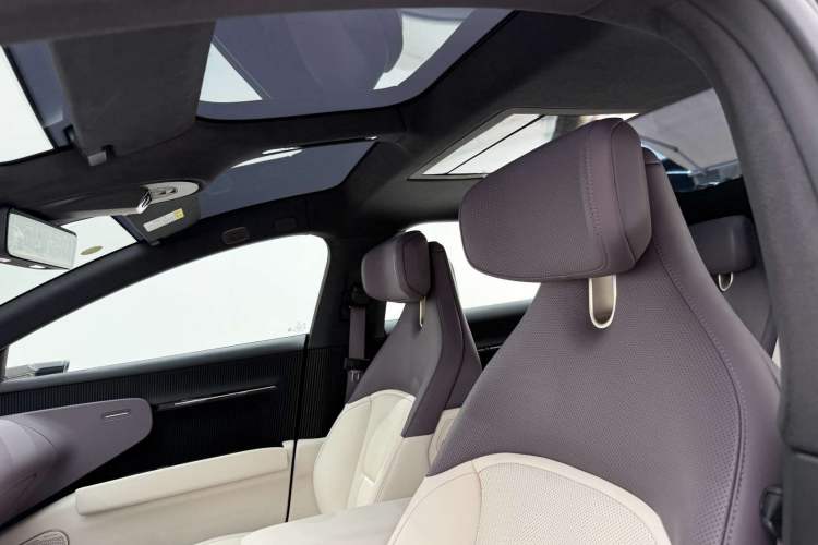 Used Avatr 12 2025 Ultra Extended-Range Edition Headliner