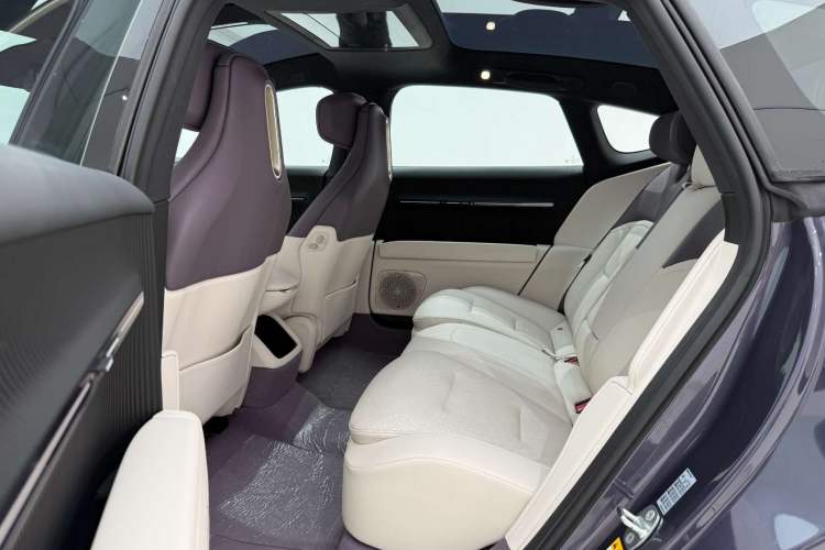 Used Avatr 12 2025 Ultra Extended-Range Edition Interior 7